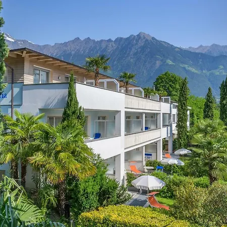 Glanzhof Hotel & Apartments-3